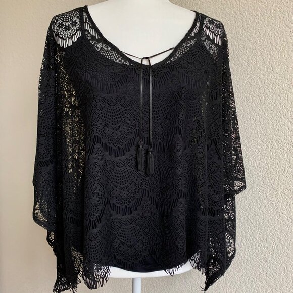 EXPRESS Cropped Lace Poncho Black Size M/L NWT - Picture 6 of 8